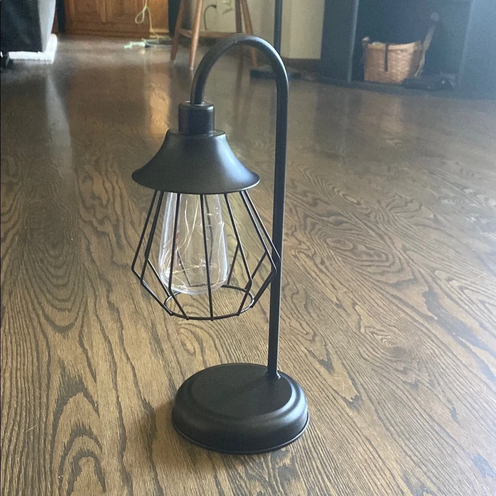 Black Metal Lamp